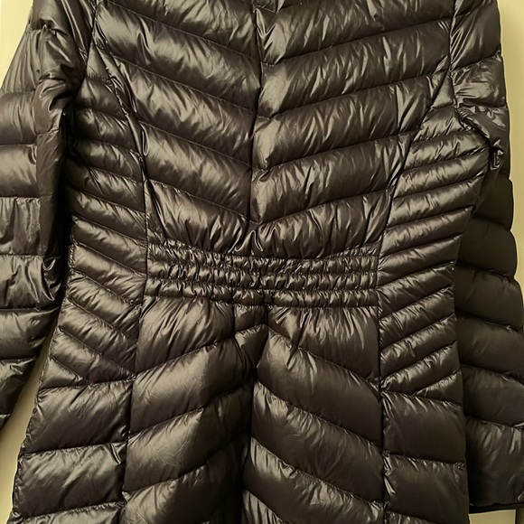 Andrew Marc, packable, 650 Fill, 90% duck down, velvet lined collar, zip pockets - Picture 7 of 13